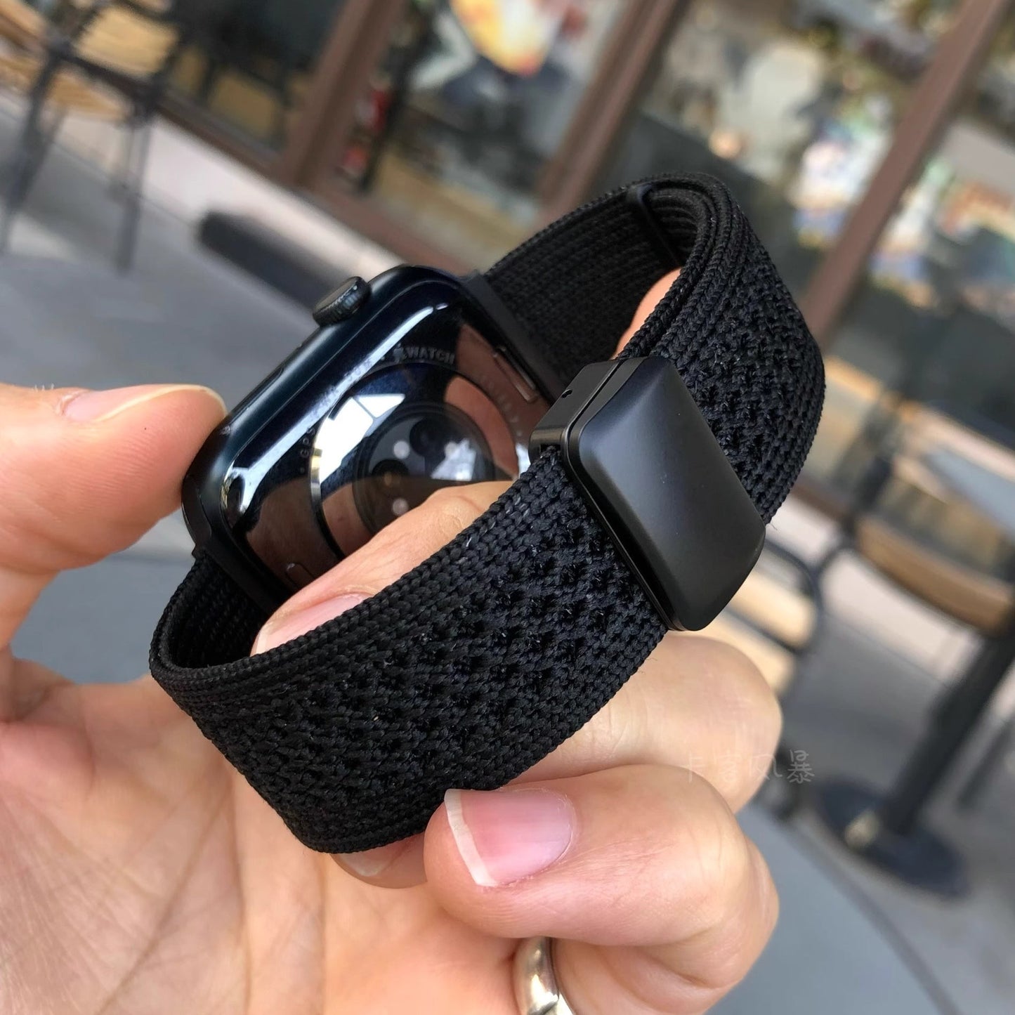 Kairo™ – Woven Mesh Nylon Magnetic Watch Strap For Apple Watch