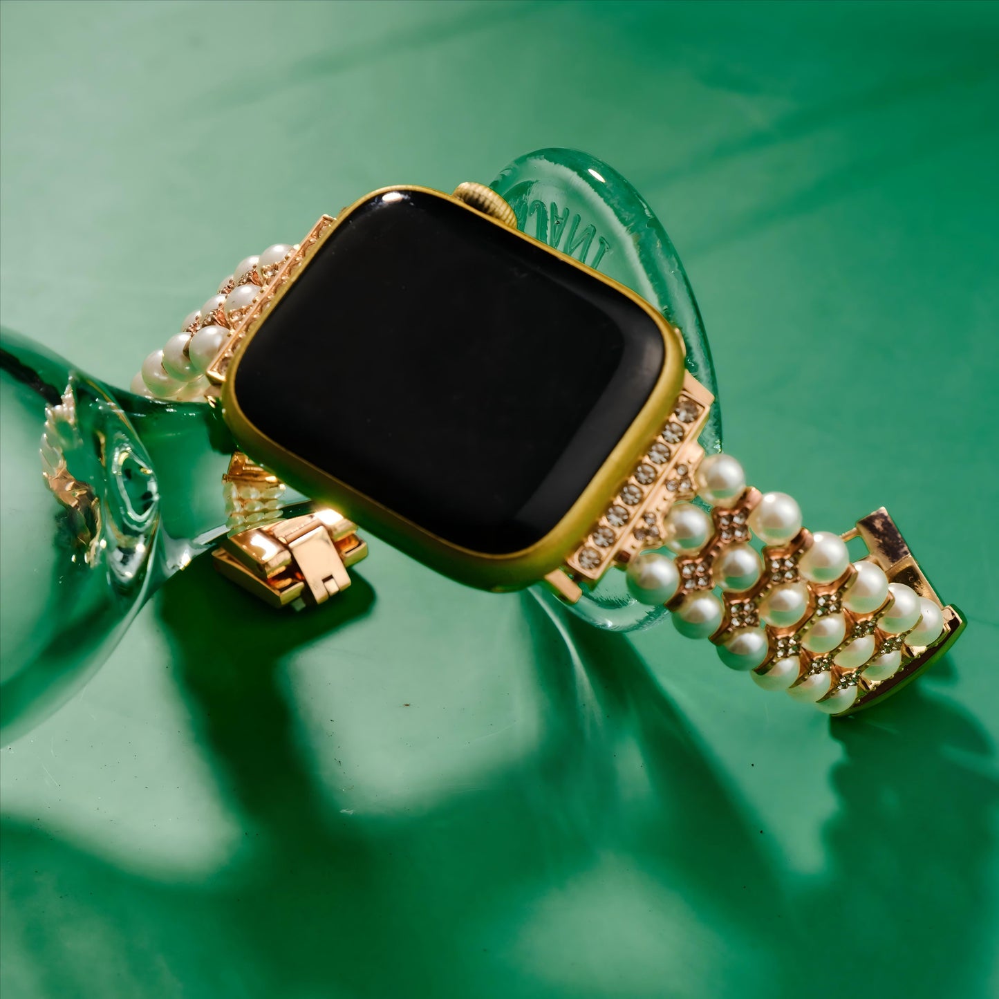 Pearluxe™ – Schimmerndes Perlenarmband