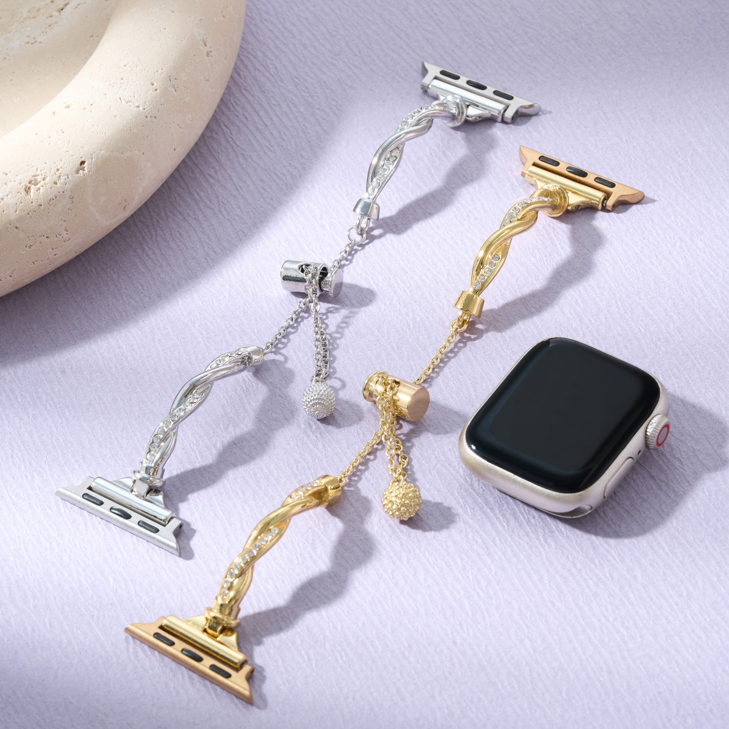 Twistella™ – Schlankes, gedrehtes Metallarmband