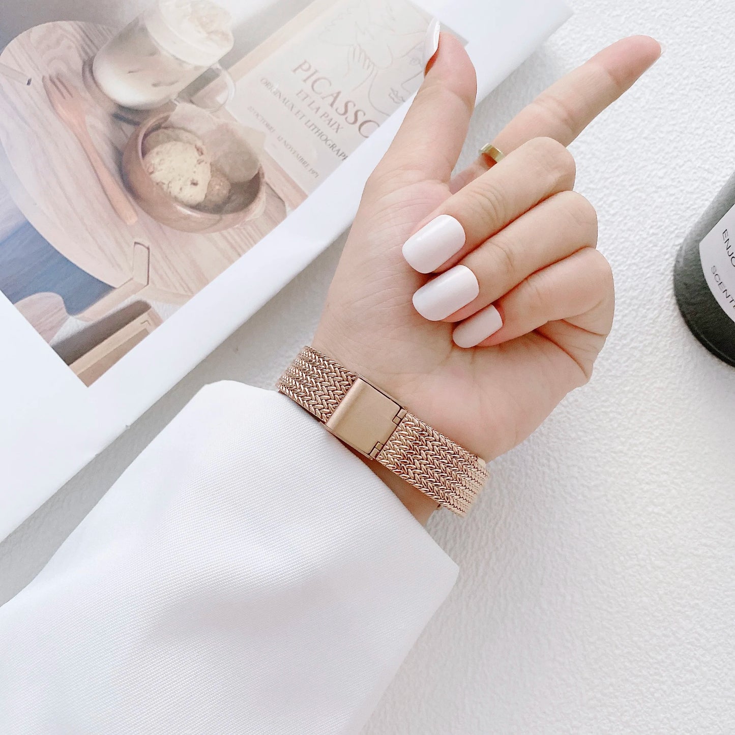 Vera™ – Elegant Mesh Bracelet for Apple Watch