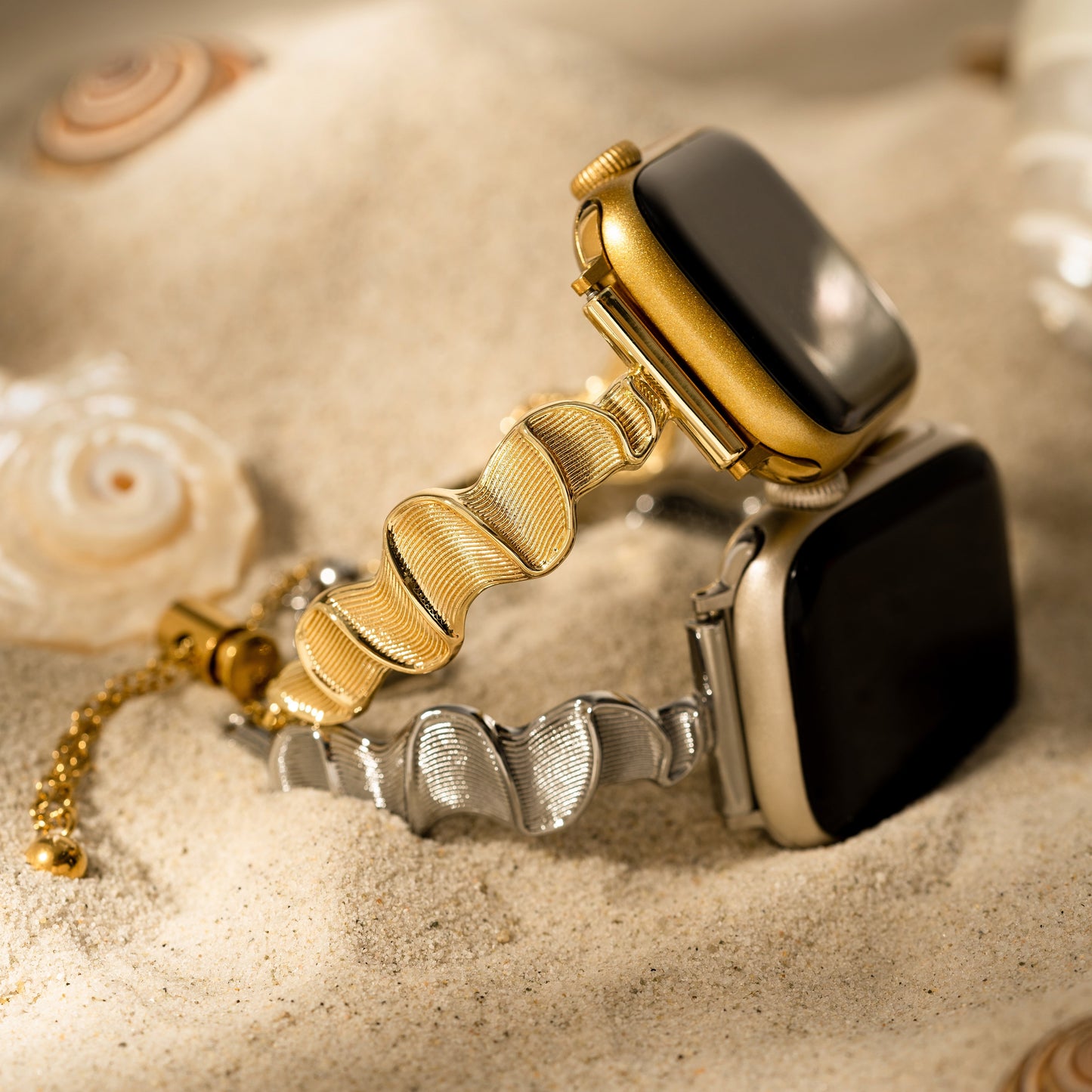 Wavelex™ – Glattes, gewelltes Metallarmband