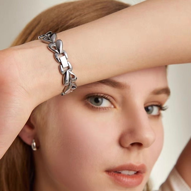 Lovish™ – Poliertes Love-Uhrenarmband