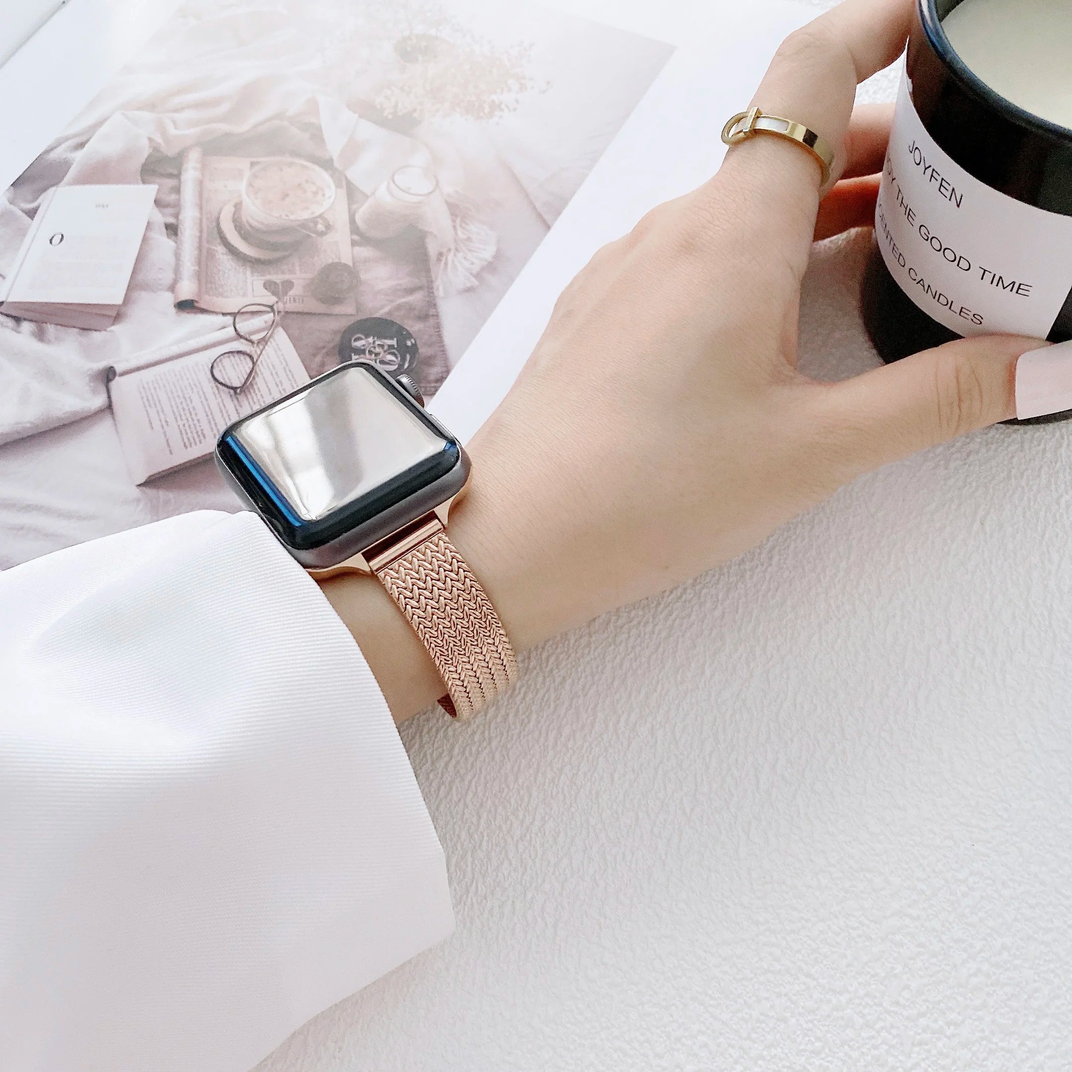 Vera™ – Elegant Mesh Bracelet for Apple Watch